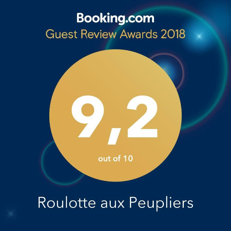 Roulotte Aux Peupliers Hotel La Tour-dʼAigues Exterior foto